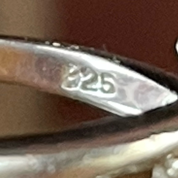 Prong Set Aquamarine and Peridot Signed 925 Bypass Ring - Picture 7 of 15